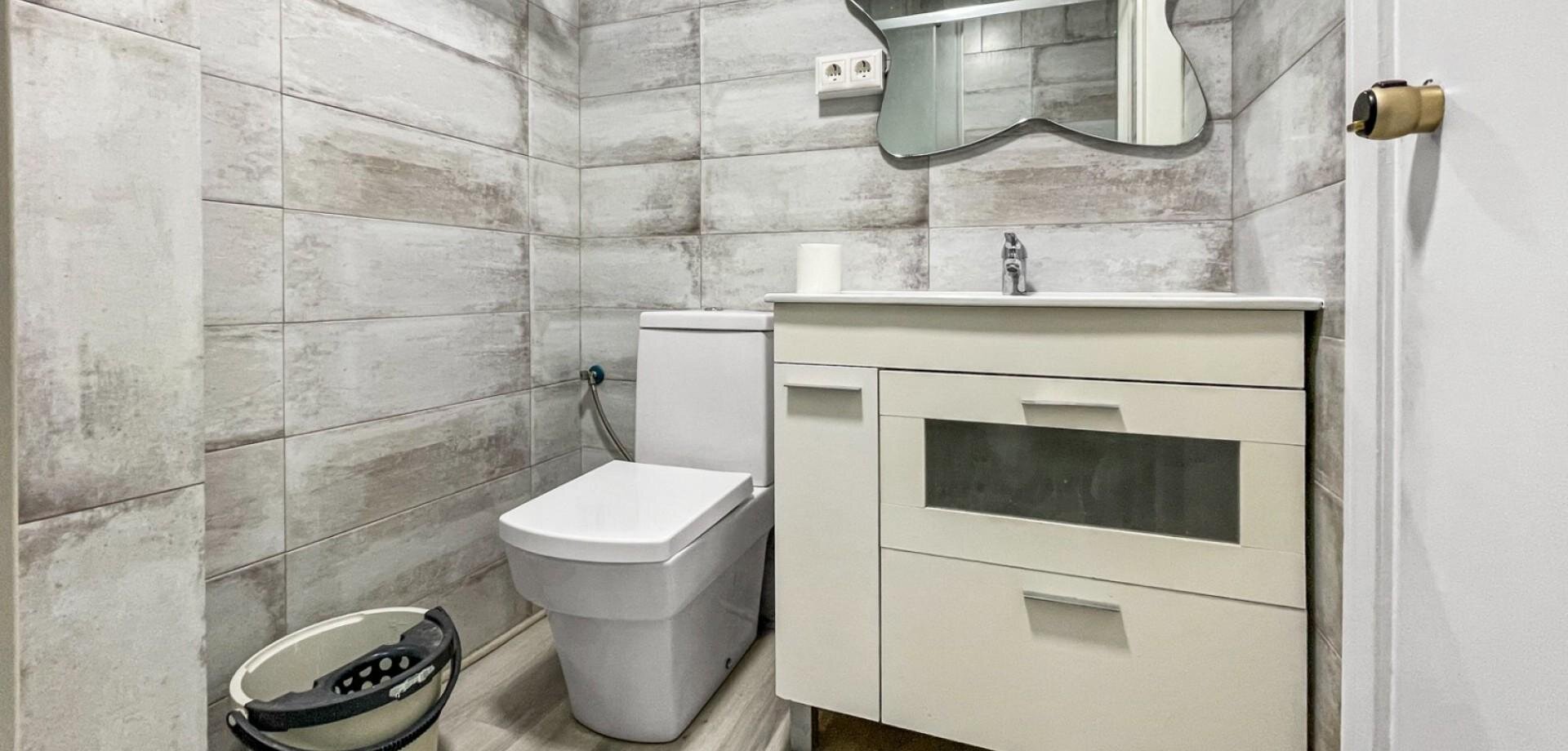 4-Bedroom Apartment in Pueblo, Guardamar del Segura - Image 11