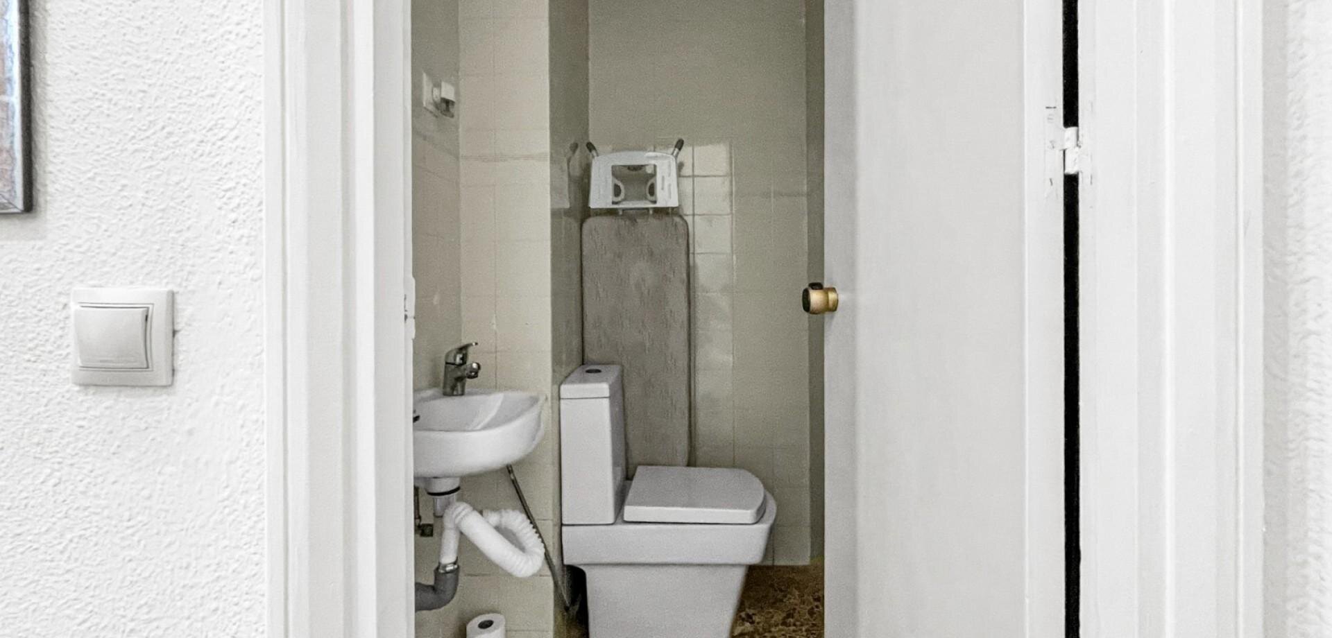 4-Bedroom Apartment in Pueblo, Guardamar del Segura - Image 16
