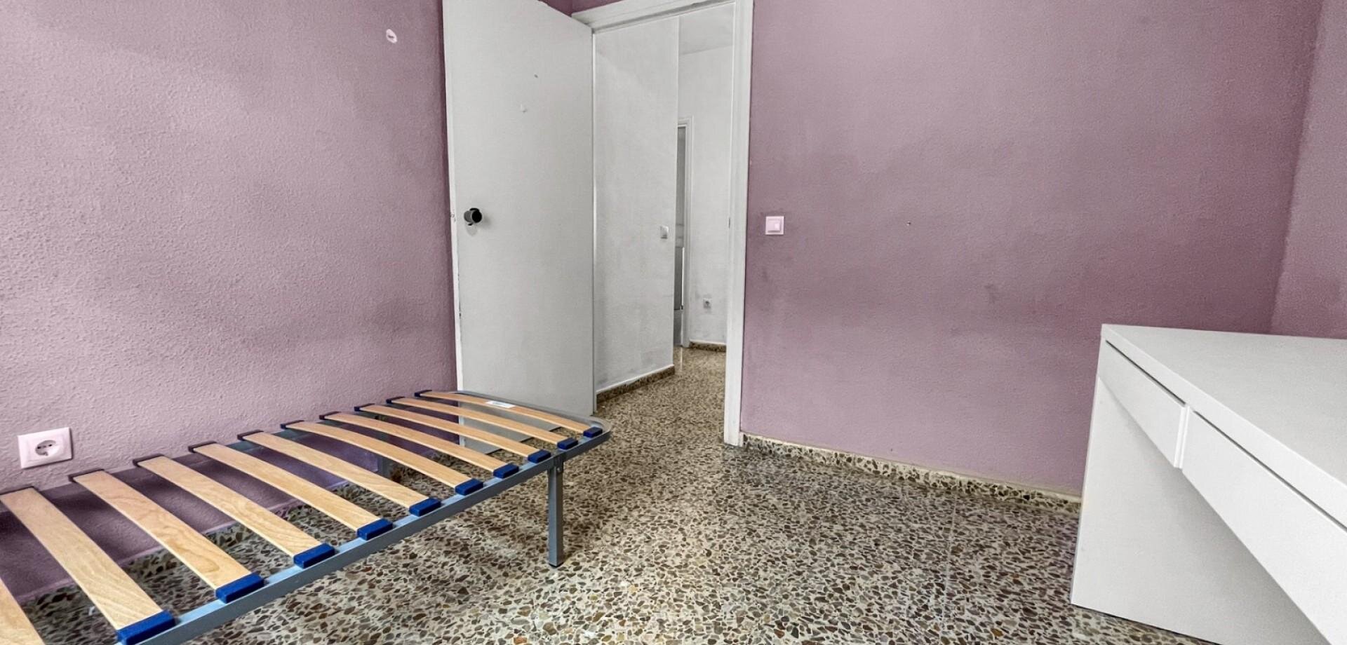 4-Bedroom Apartment in Pueblo, Guardamar del Segura - Image 17
