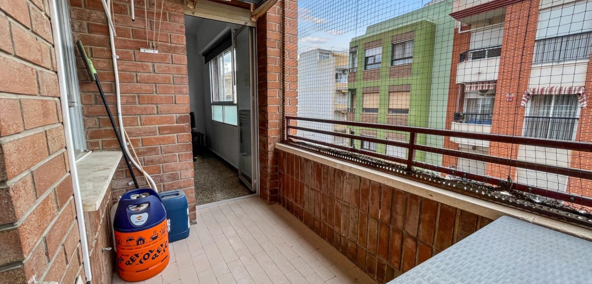 4-Bedroom Apartment in Pueblo, Guardamar del Segura - Image 3