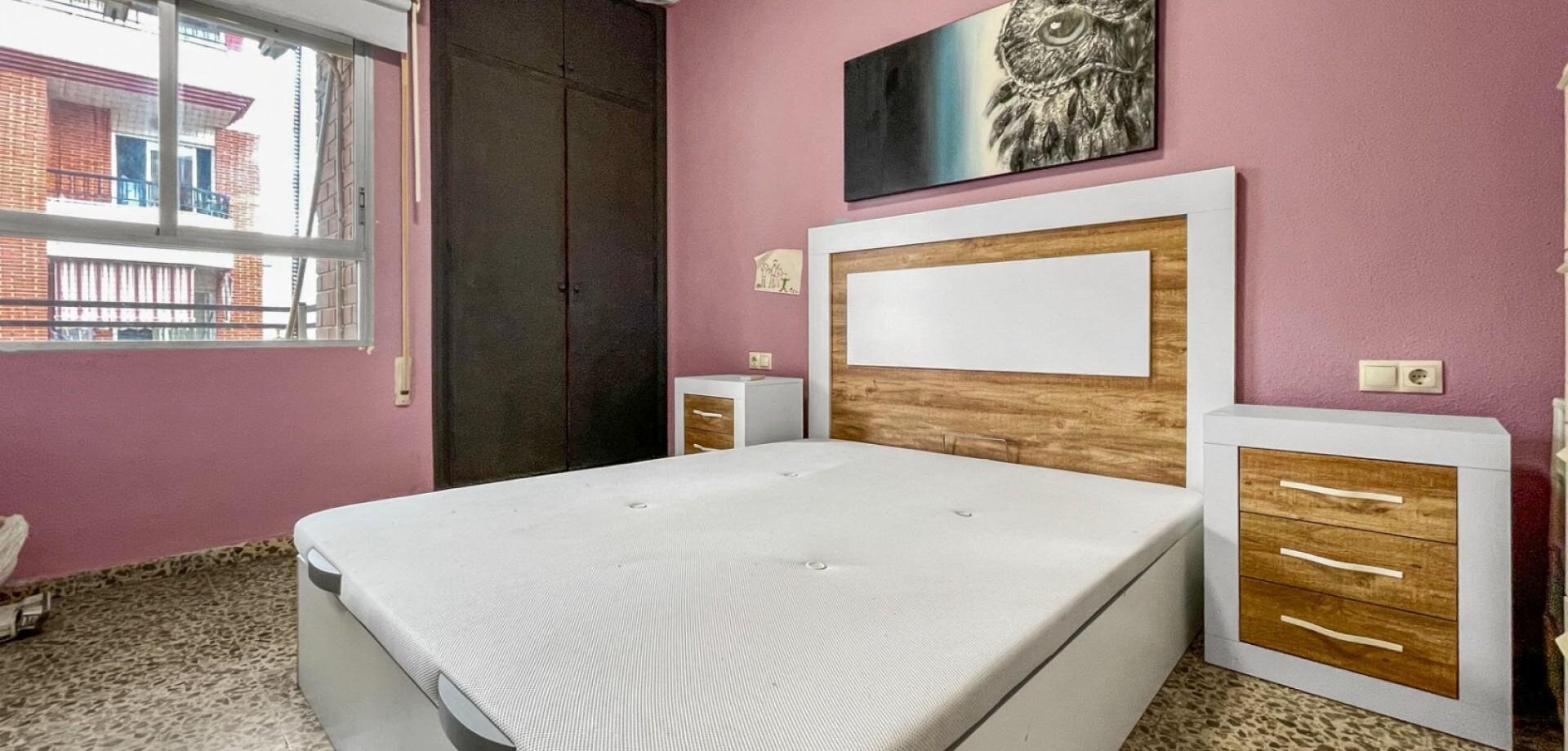 4-Bedroom Apartment in Pueblo, Guardamar del Segura - Image 9