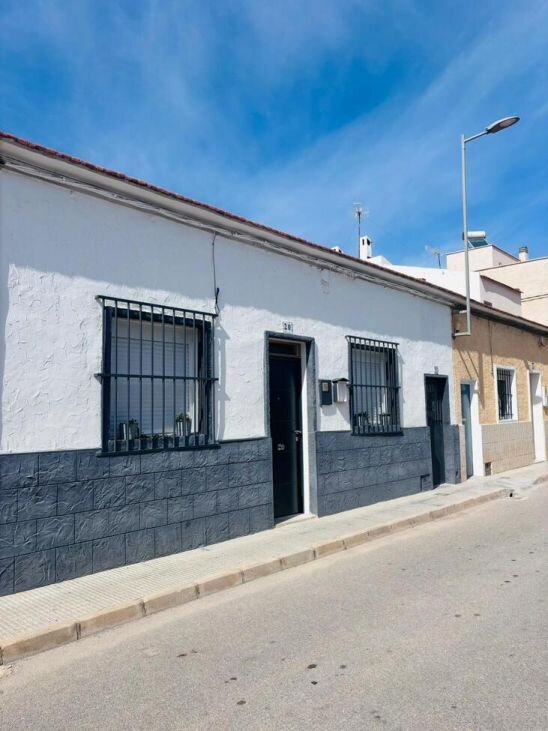 4-Bedroom House in Pueblo 9, San Miguel de Salinas - Image 18