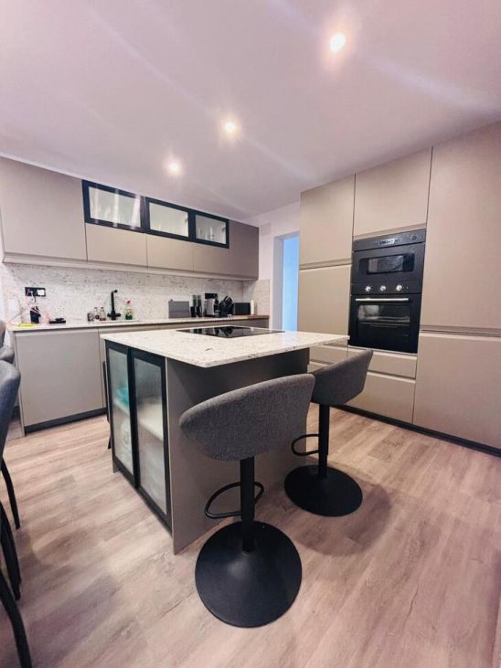 4-Bedroom House in San Miguel de Salinas - Image 8