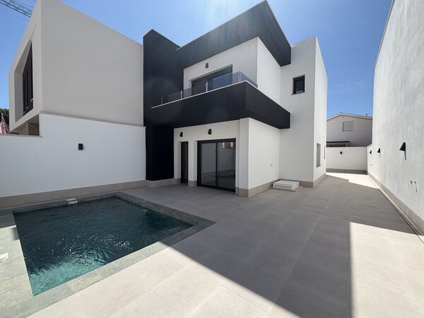3-Zimmer Freistehende Villa in Heredades