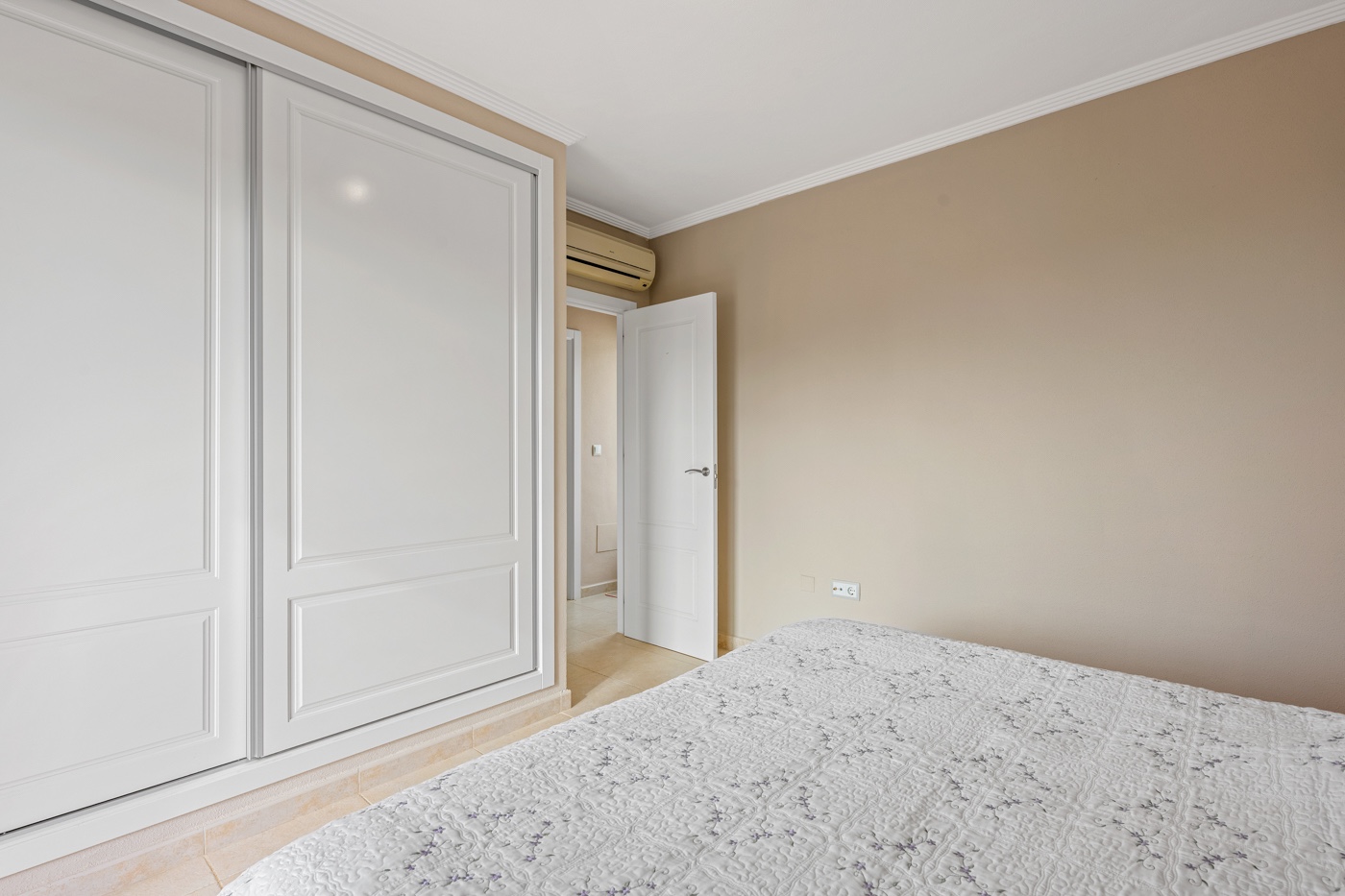 3-Bedroom Apartment in San Cayetano, Torre - Pacheco - Image 18