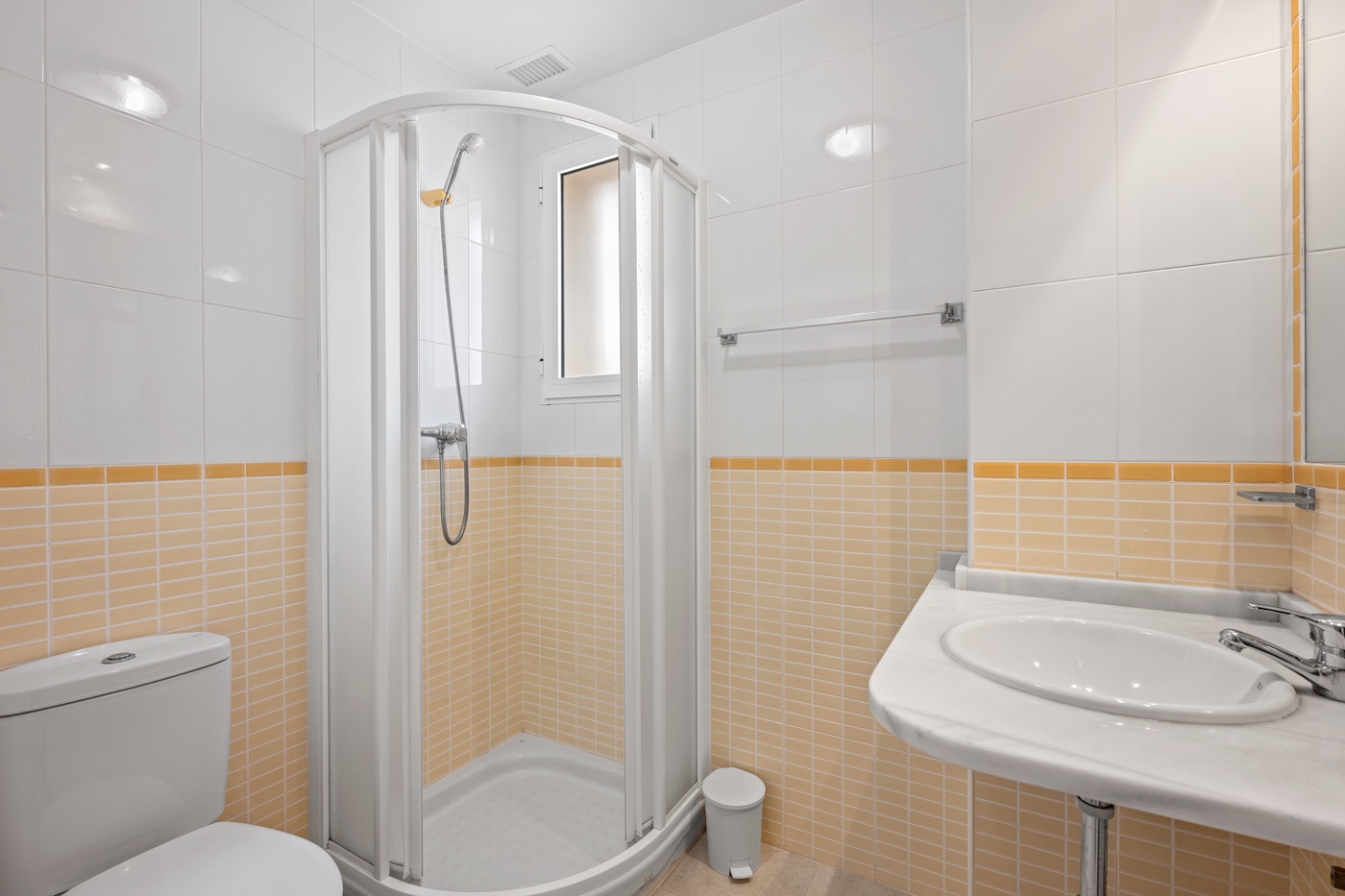 3-Bedroom Apartment in San Cayetano, Torre - Pacheco - Image 26