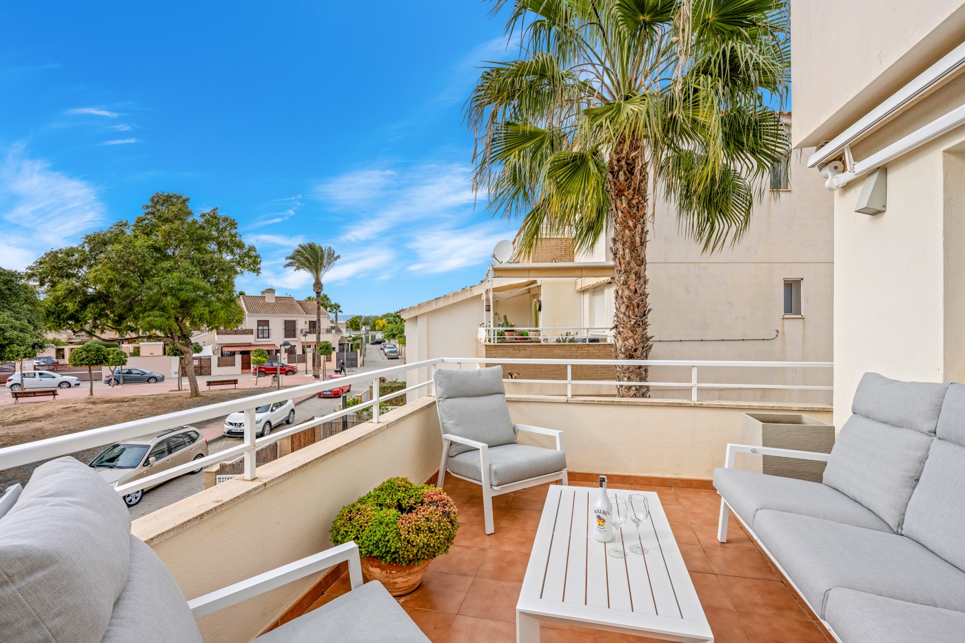 3-Bedroom Apartment in San Cayetano, Torre - Pacheco - Image 3