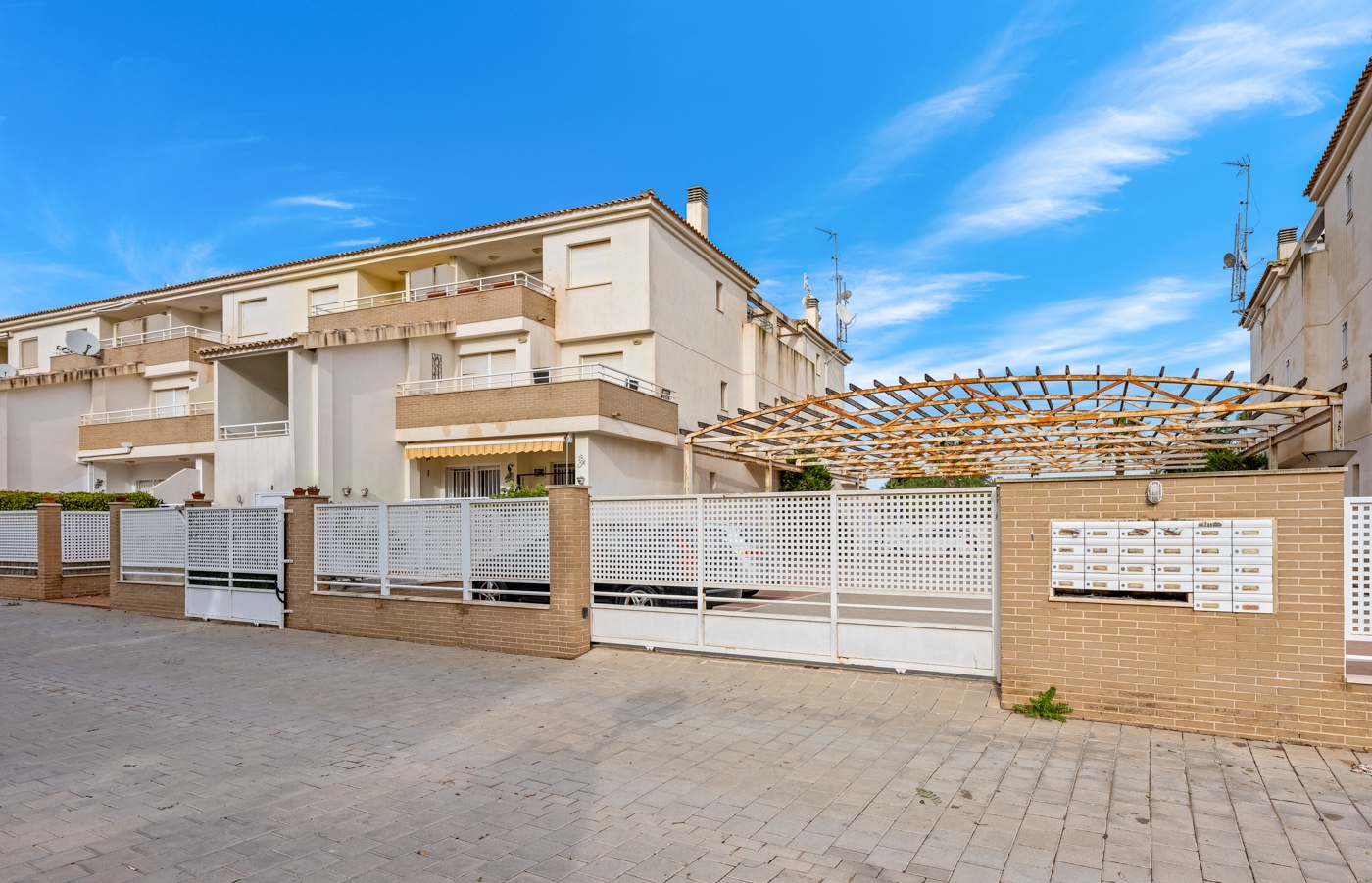 3-Bedroom Apartment in San Cayetano, Torre - Pacheco - Image 30