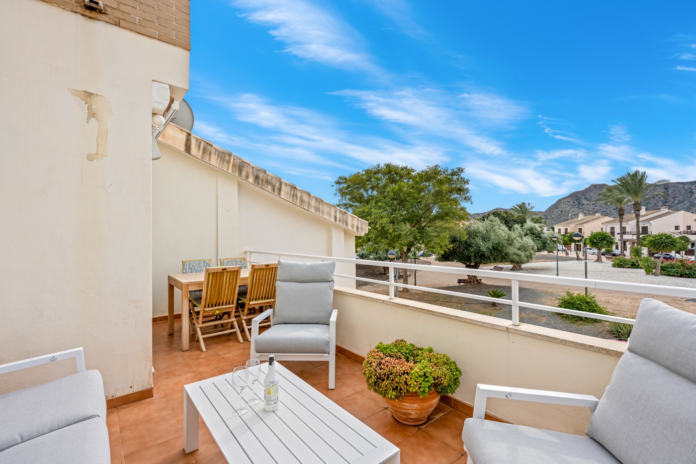 3-Bedroom Apartment in San Cayetano, Torre - Pacheco - Image 9