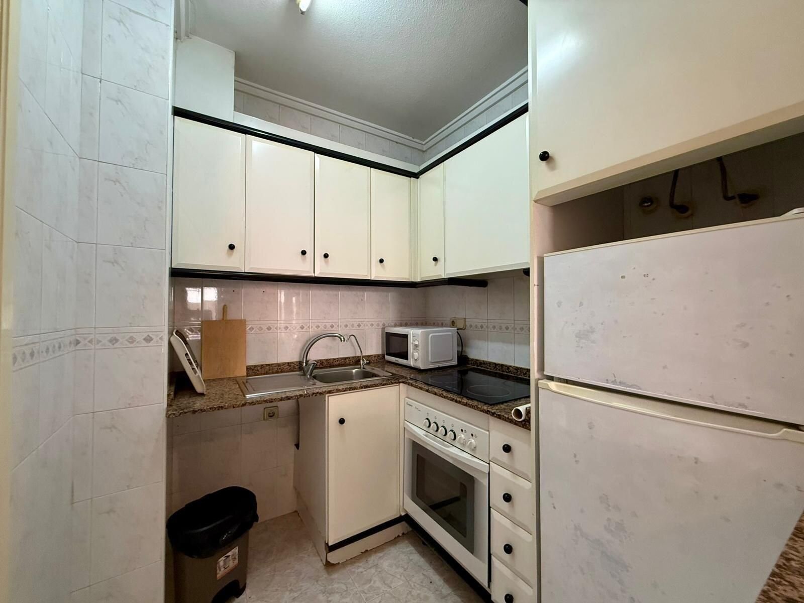 2-Bedroom Apartment in Estacion de Autobuses, Torrevieja - Image 17