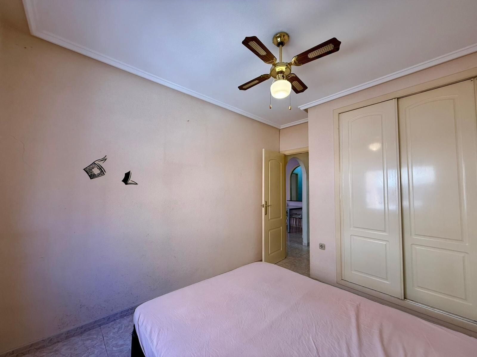 2-Bedroom Apartment in Estacion de Autobuses, Torrevieja - Image 21