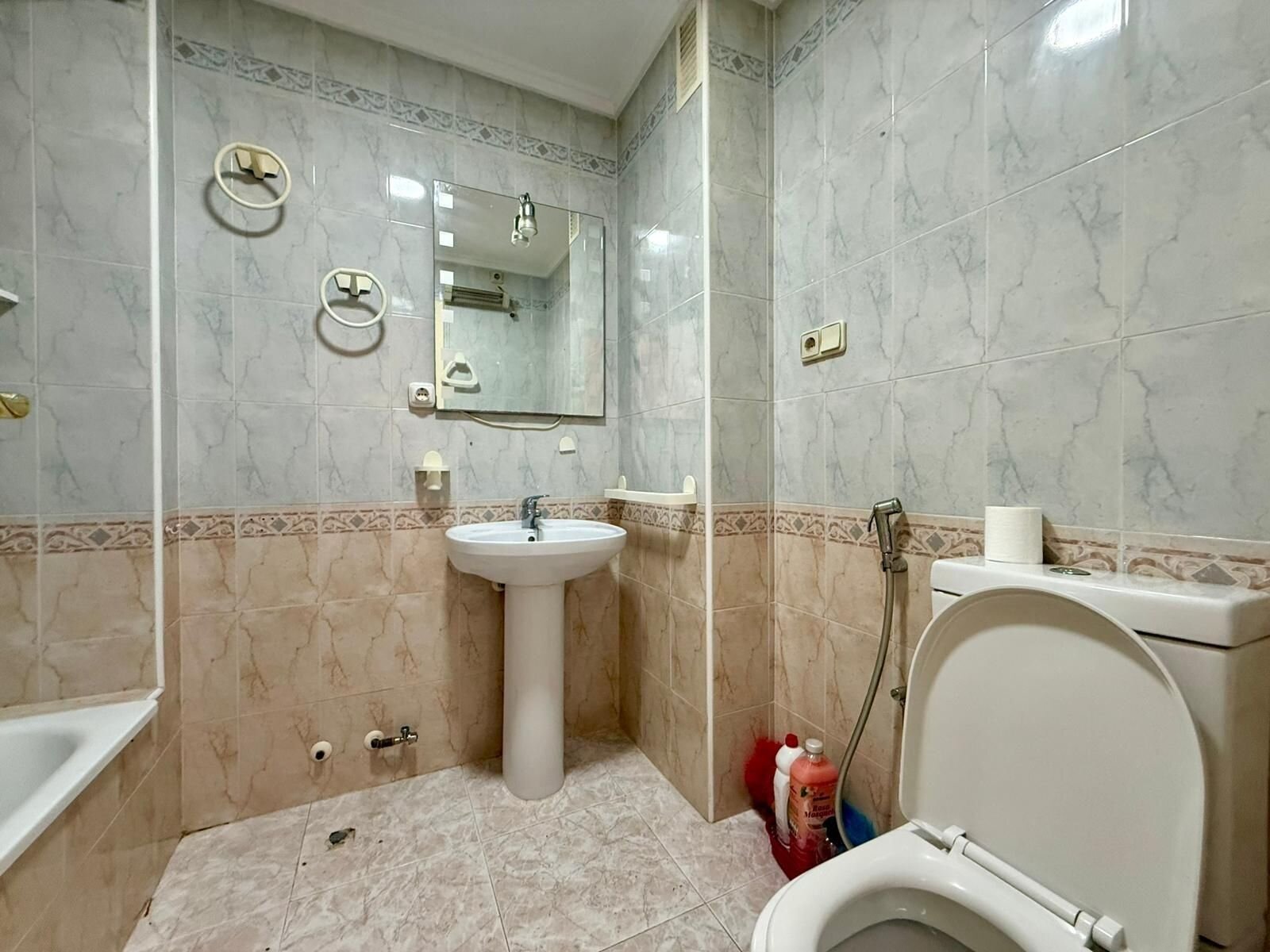 2-Bedroom Apartment in Estacion de Autobuses, Torrevieja - Image 26