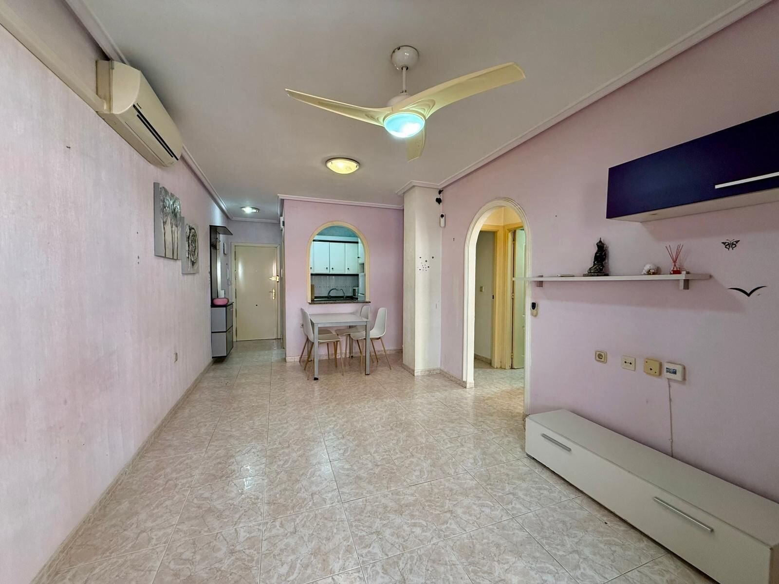 2-Bedroom Apartment in Estacion de Autobuses, Torrevieja - Image 5