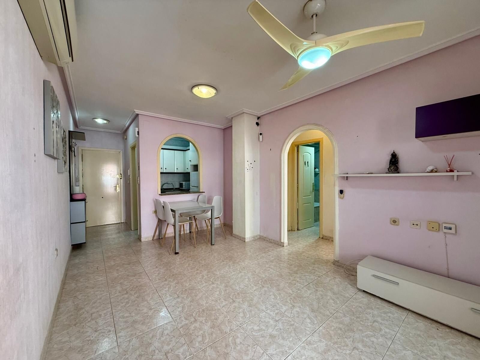 2-Bedroom Apartment in Estacion de Autobuses, Torrevieja - Image 6