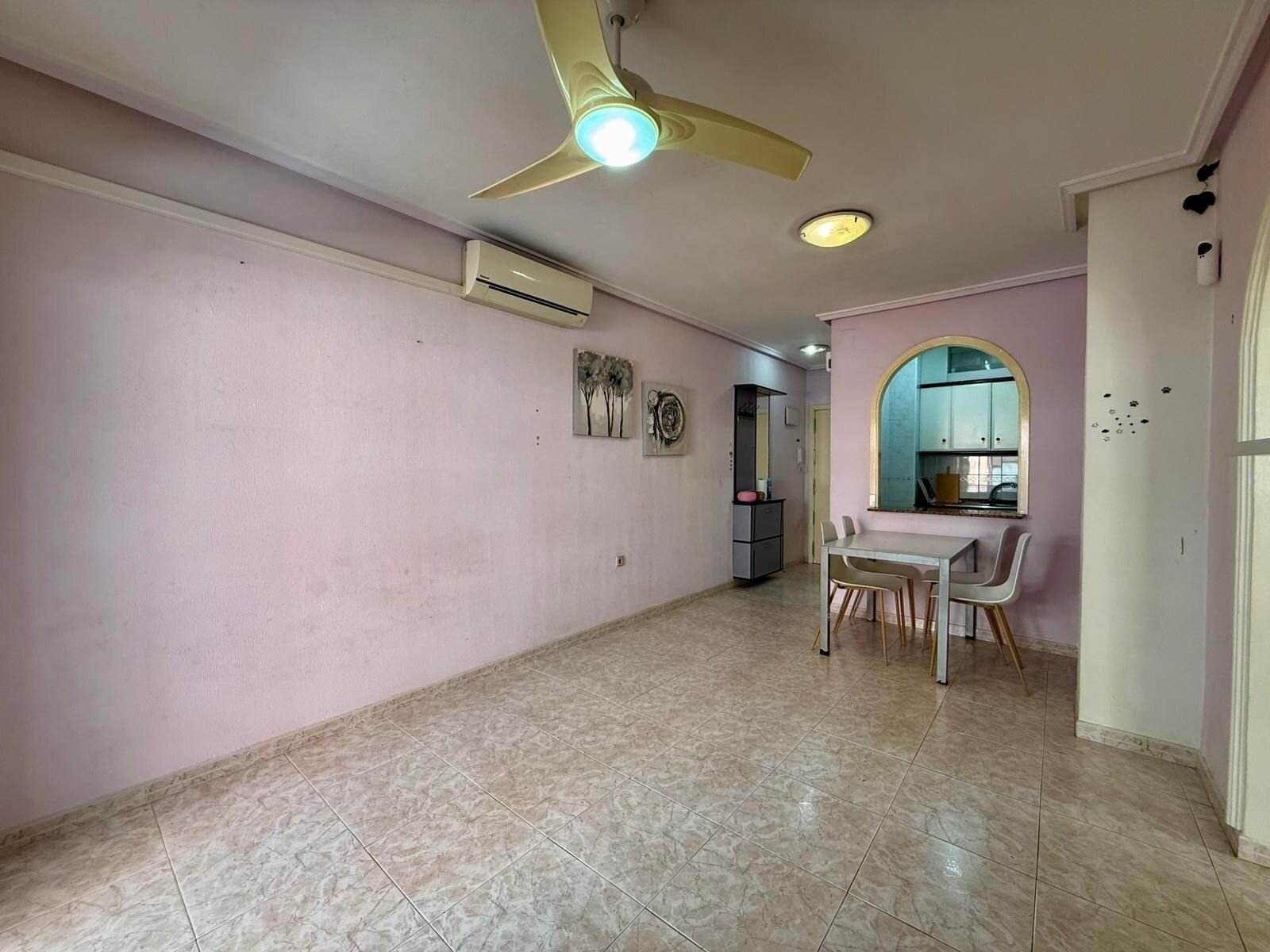 2-Bedroom Apartment in Estacion de Autobuses, Torrevieja - Image 7