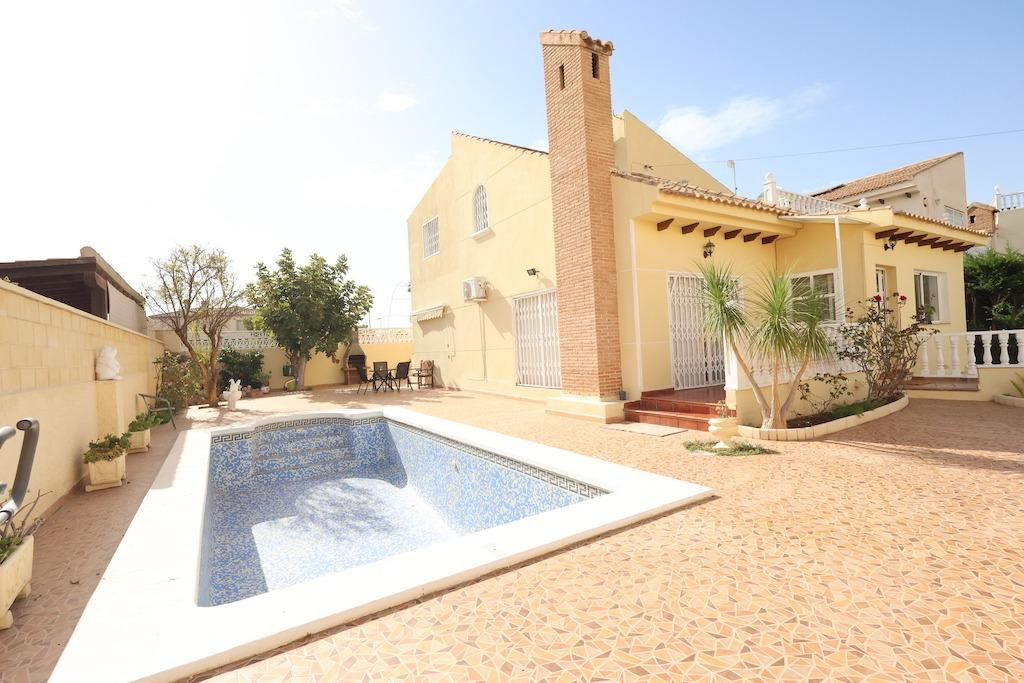 4-Bedroom Detached House in Playa Flamenca, Orihuela Cost... - Image 1