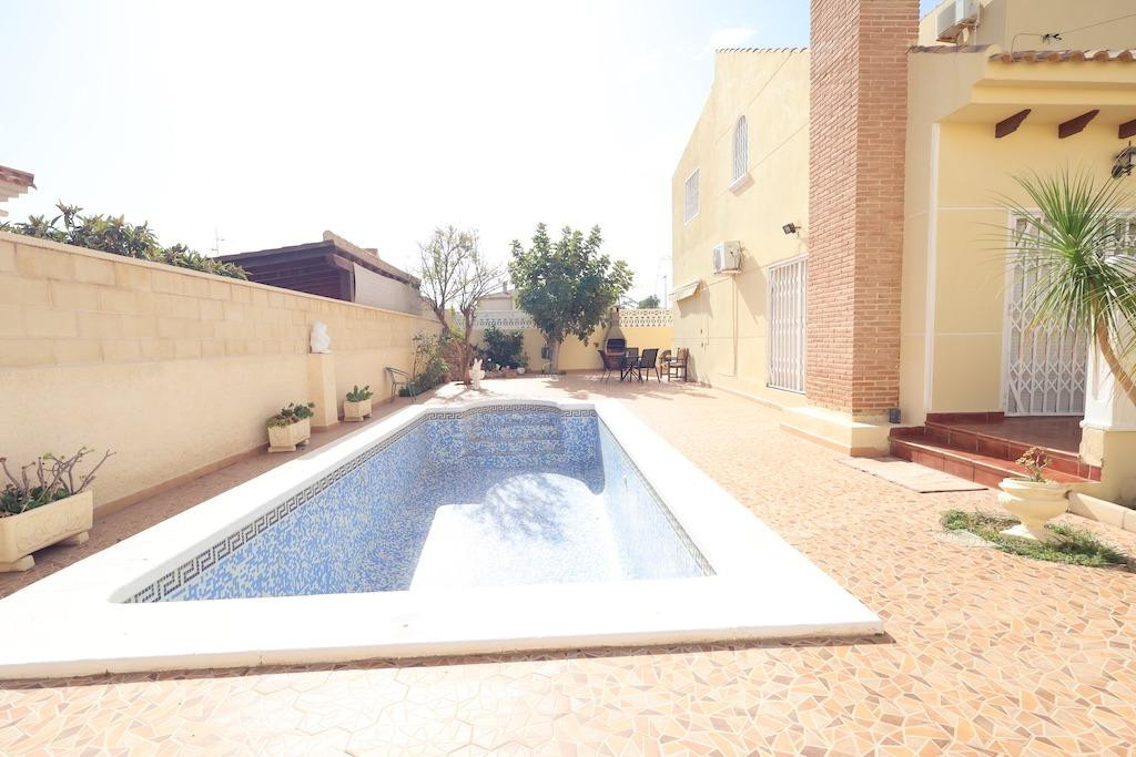 4-Bedroom Detached House in Playa Flamenca, Orihuela Cost... - Image 18