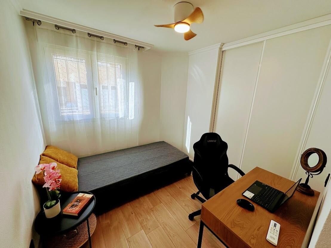 2-Bedroom Apartment in Centro, Torrevieja - Image 23
