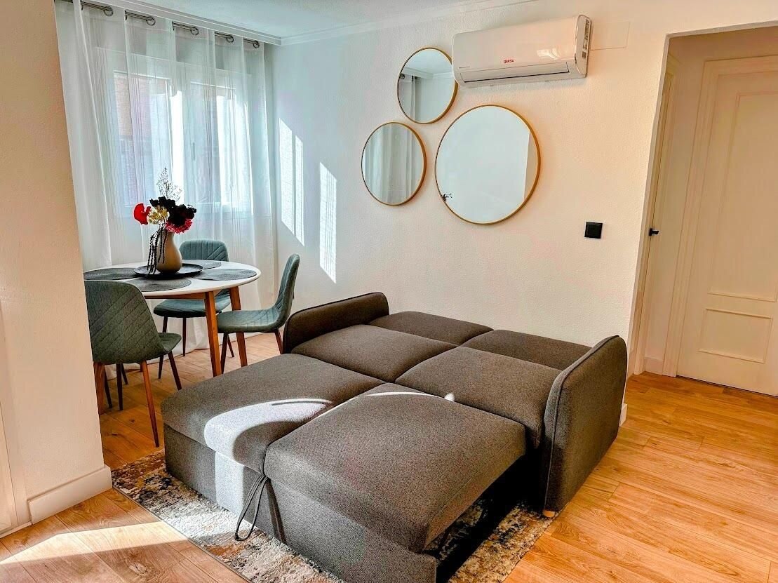 2-Bedroom Apartment in Centro, Torrevieja - Image 9
