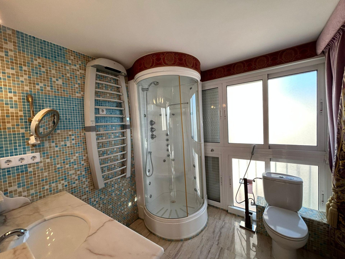 3-Bedroom Middle Floor Apartment in  Benidorm | Sunny Cas... - Image 17