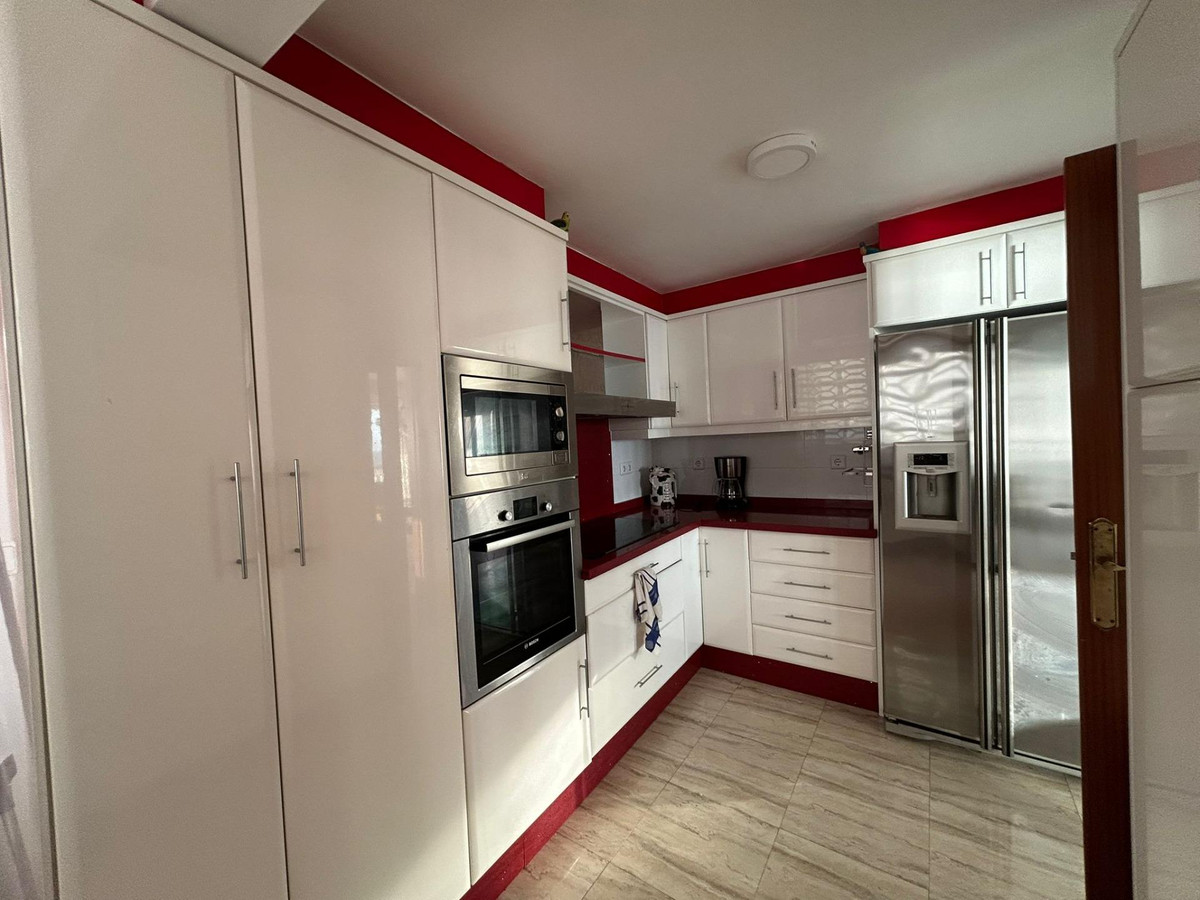 3-Bedroom Middle Floor Apartment in  Benidorm | Sunny Cas... - Image 23