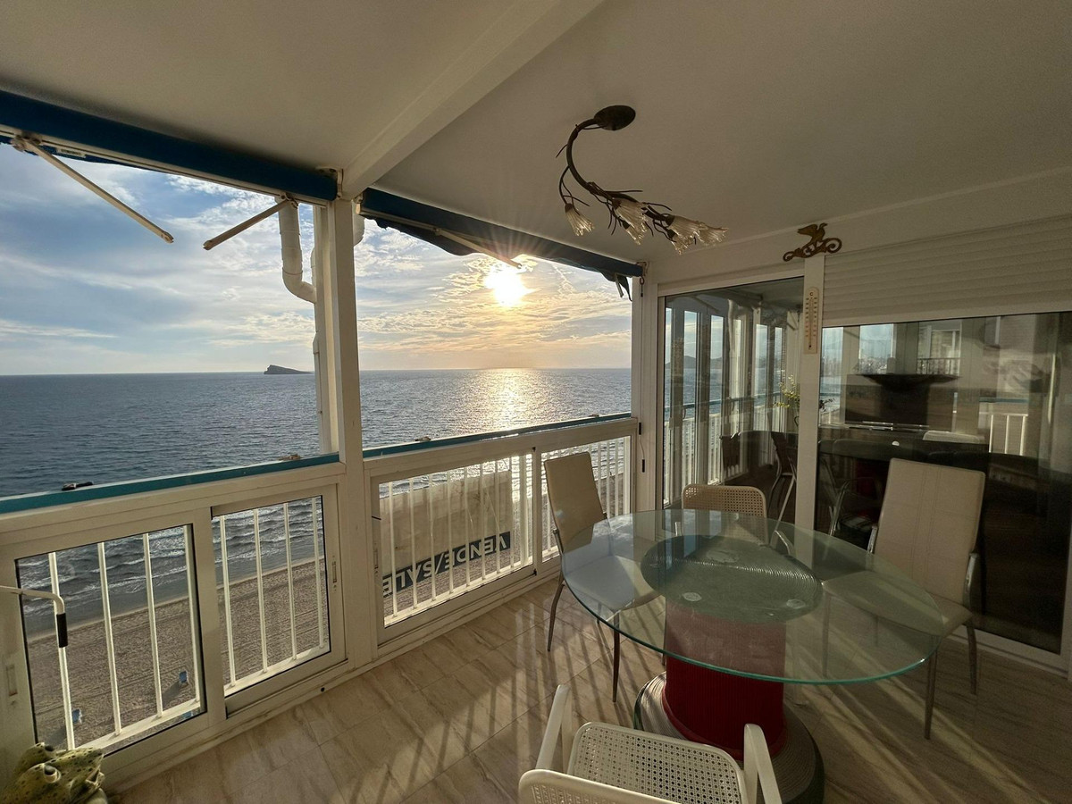 3-Bedroom Middle Floor Apartment in  Benidorm | Sunny Cas... - Image 4