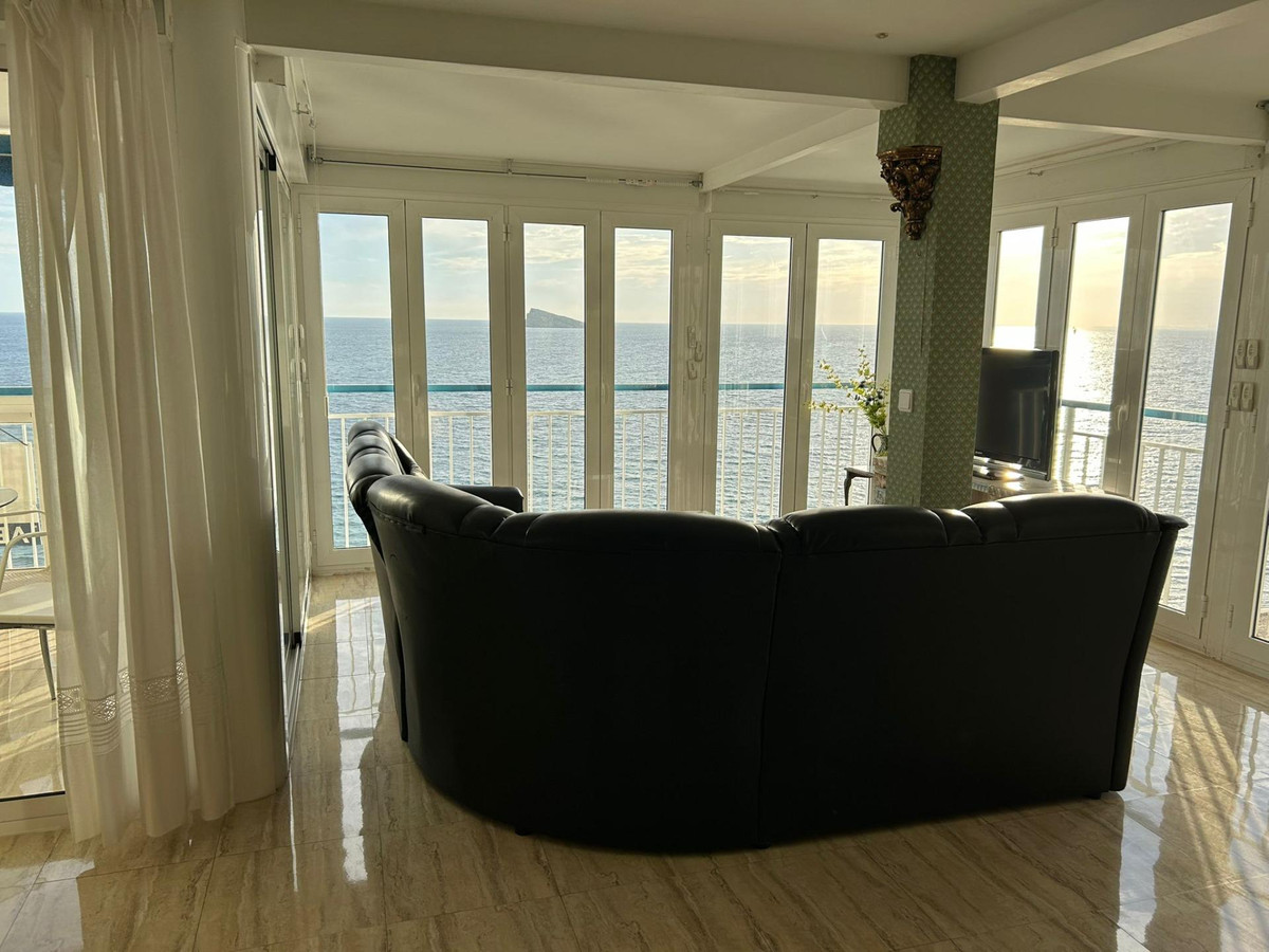 3-Bedroom Middle Floor Apartment in  Benidorm | Sunny Cas... - Image 9