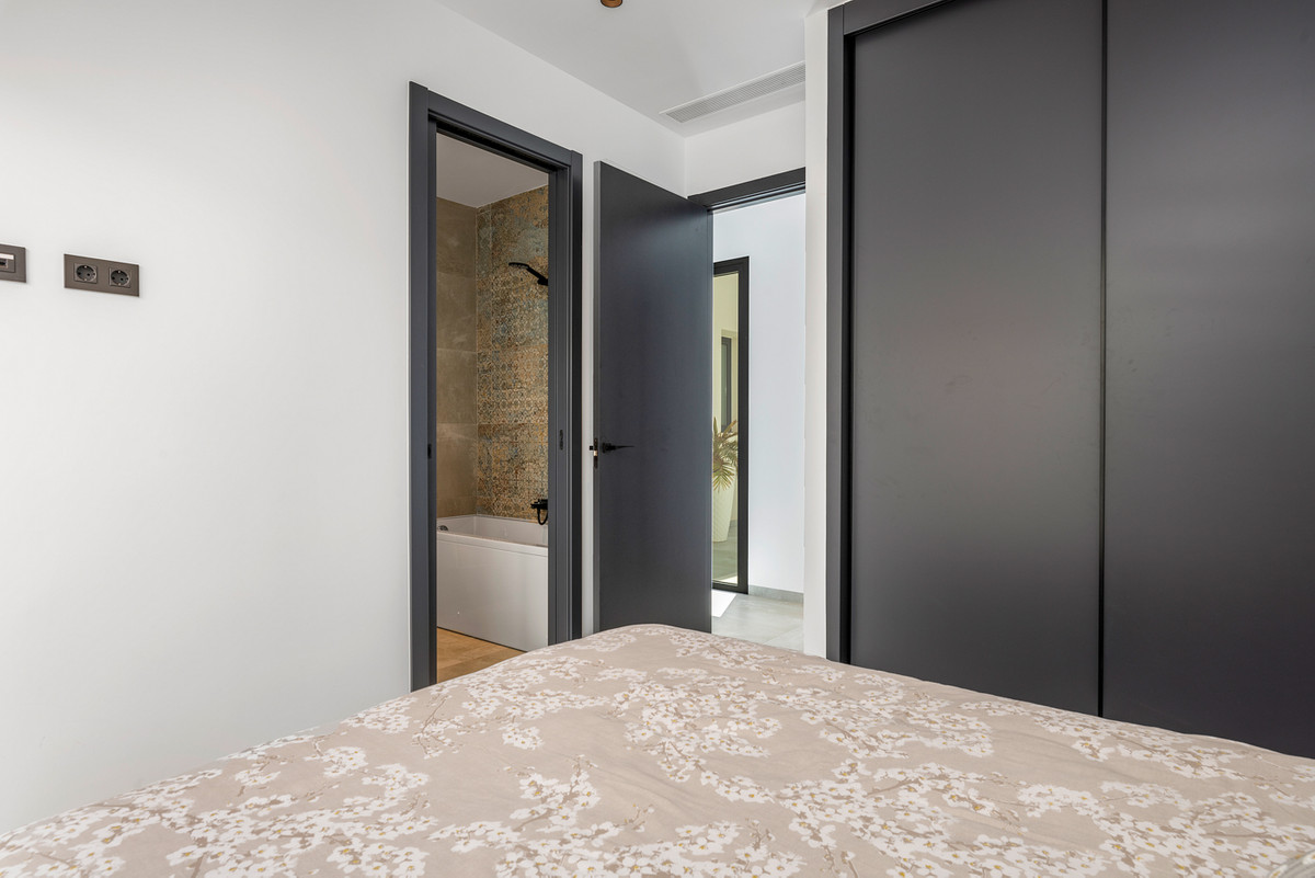 5-Bedroom Detached House in Ciudad Quesada, Rojales | Sun... - Image 19