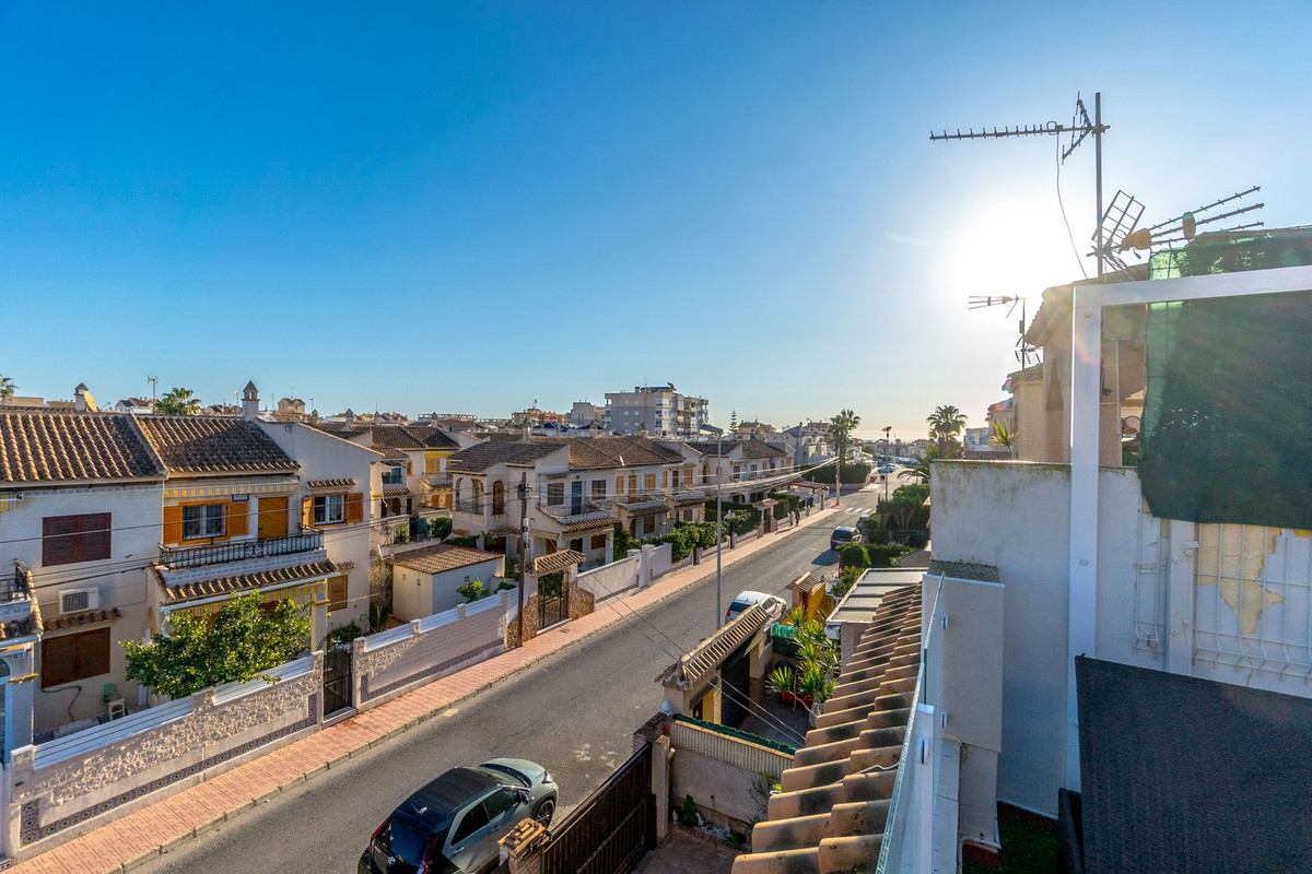 3-Bedroom Townhouse in  Torrevieja | Sunny Casas - Costa ... - Image 20