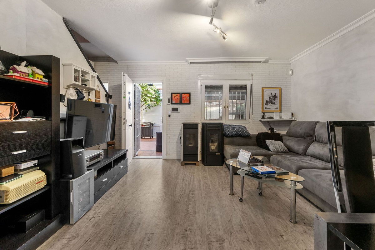 3-Bedroom Townhouse in  Torrevieja | Sunny Casas - Costa ... - Image 5