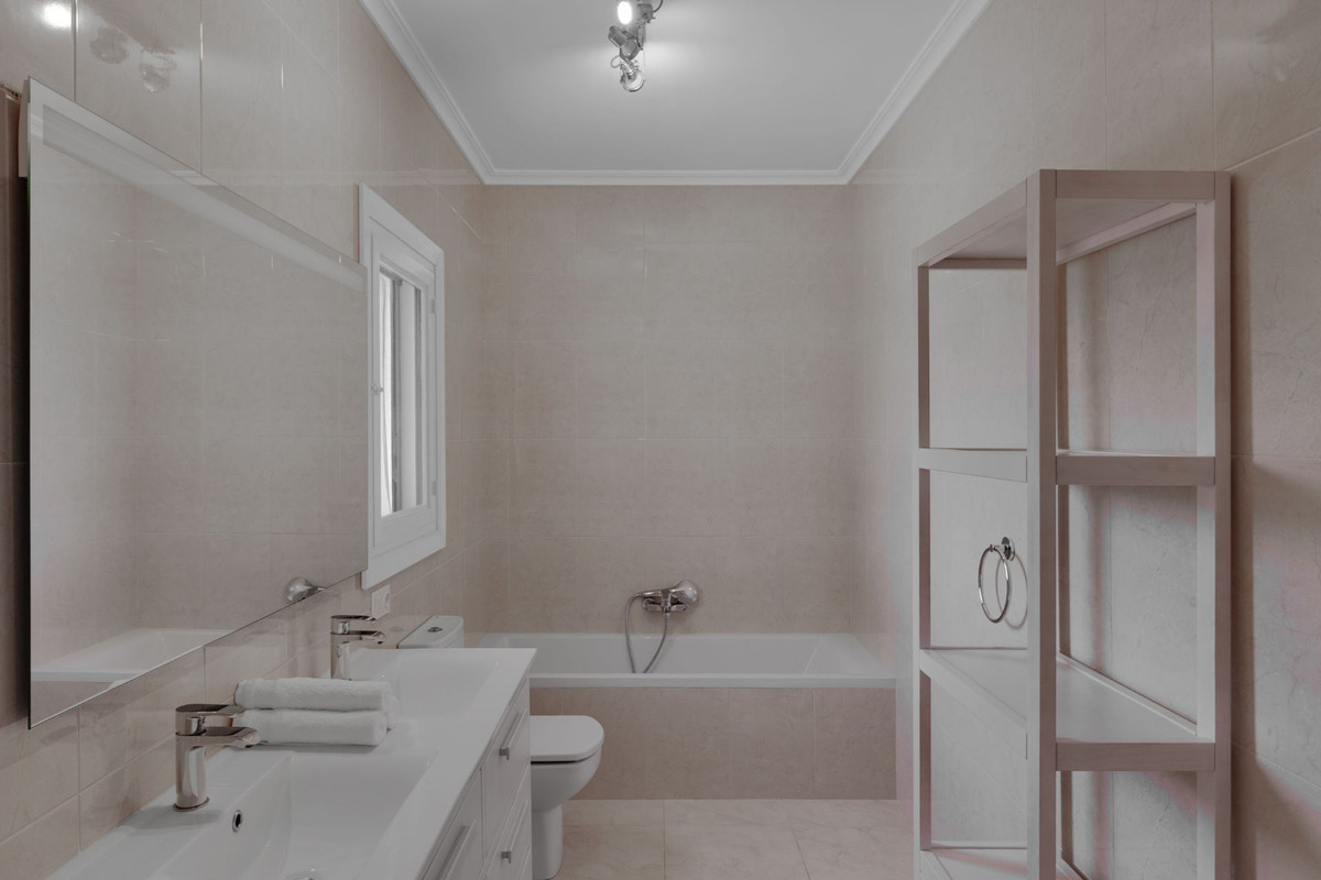 6-Bedroom Detached House in  Calpe | Sunny Casas - Costa ... - Image 23