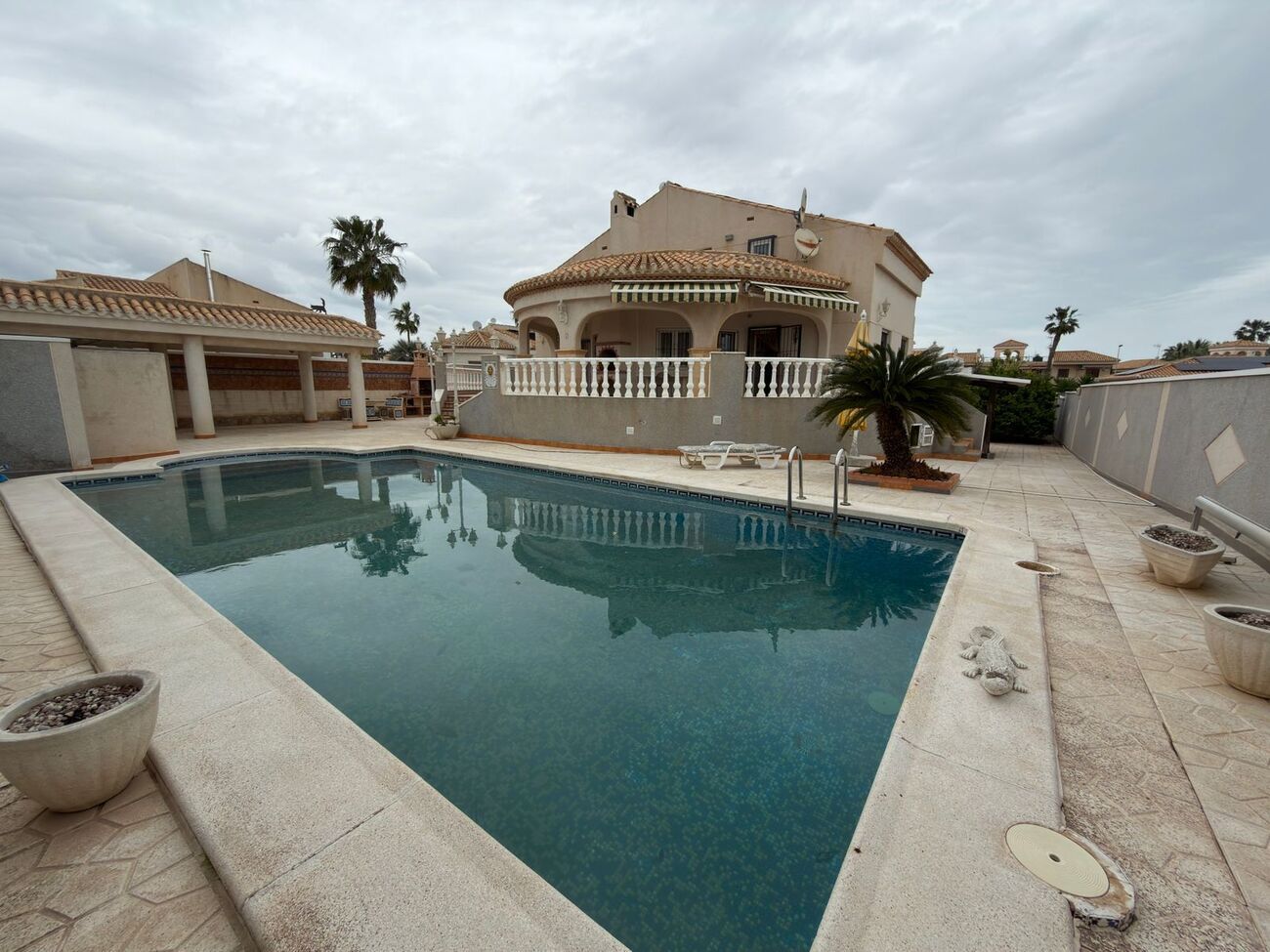 5-Bedroom Villa in La Zenia, Orihuela Costa - Image 1