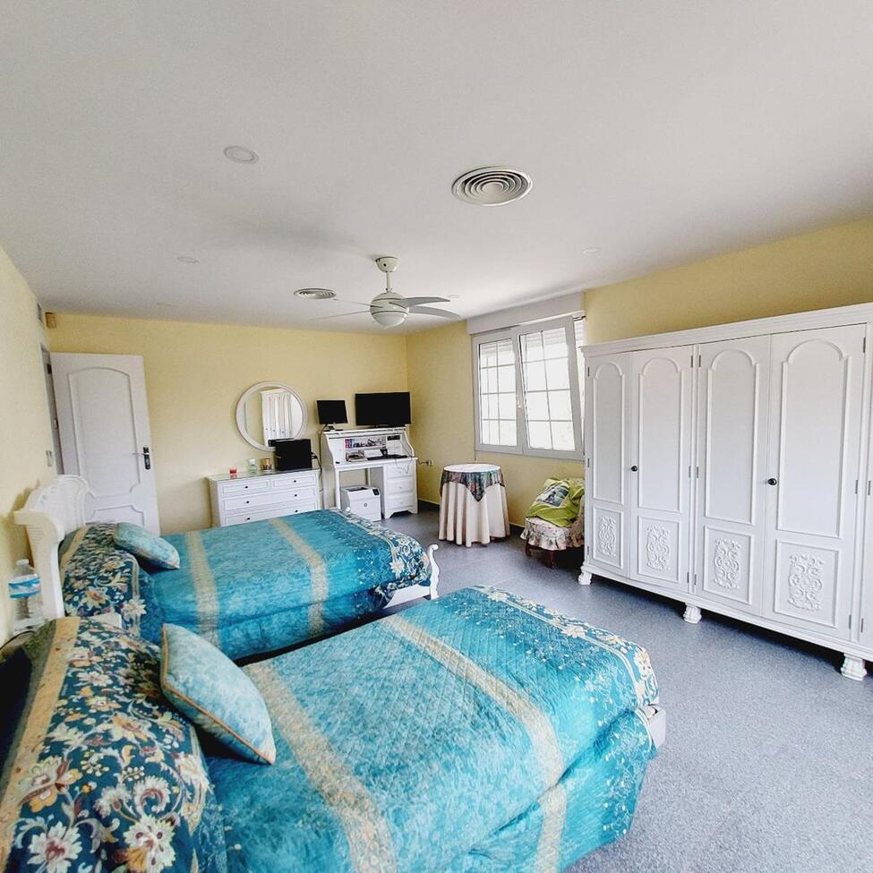 7-Bedroom Villa in Lomas de Cabo Roig, Orihuela Costa - Image 27