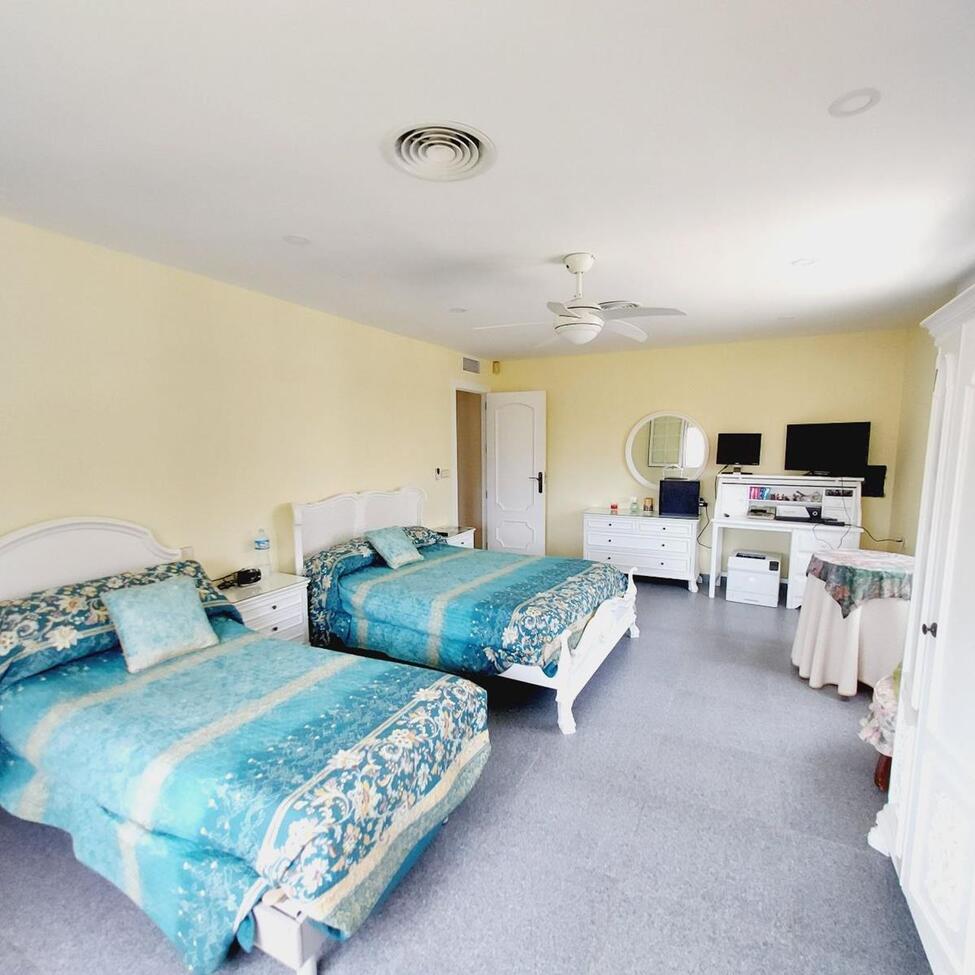 7-Bedroom Villa in Lomas de Cabo Roig, Orihuela Costa - Image 28