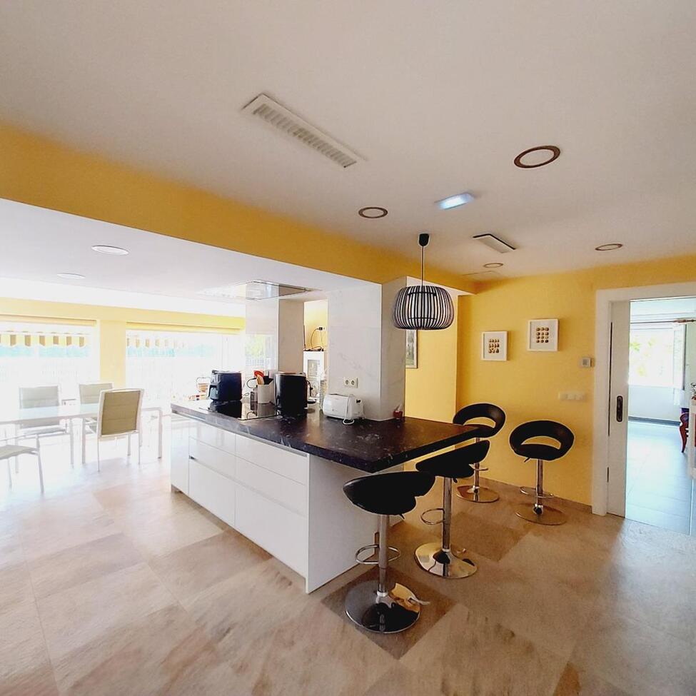 7-Bedroom Villa in Lomas de Cabo Roig, Orihuela Costa - Image 33