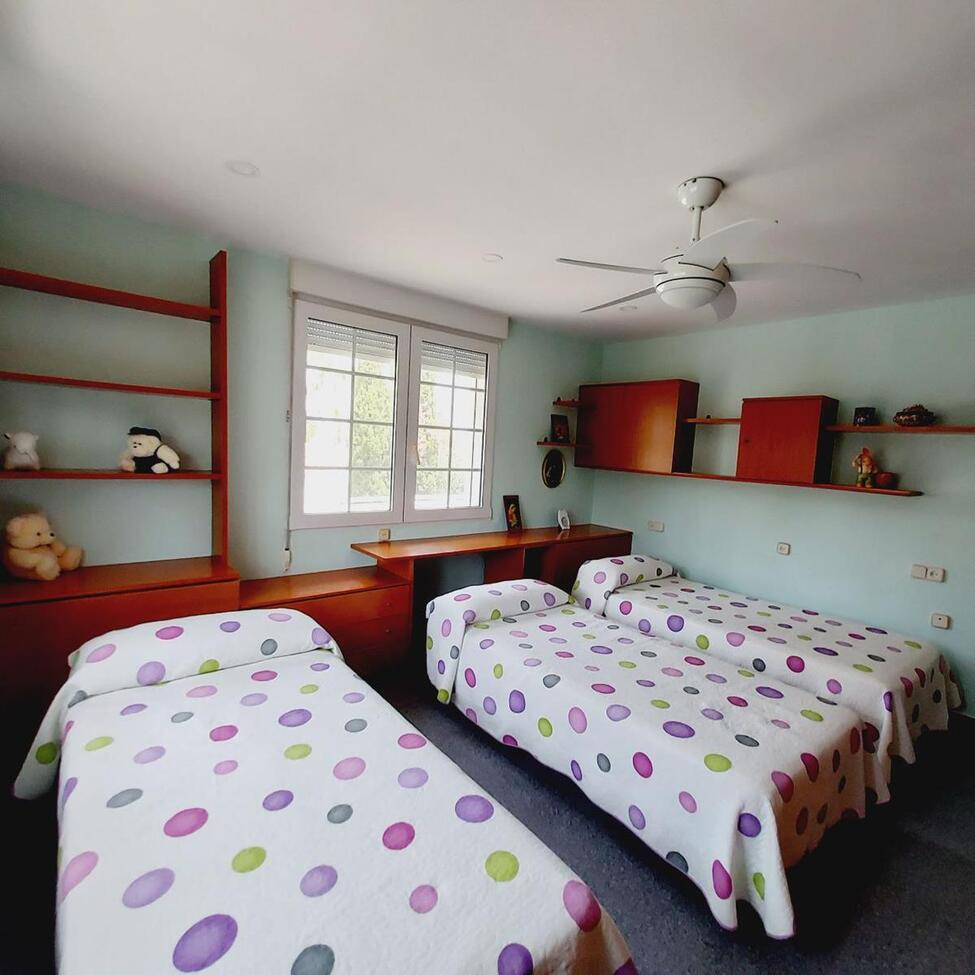 7-Bedroom Villa in Lomas de Cabo Roig, Orihuela Costa - Image 37