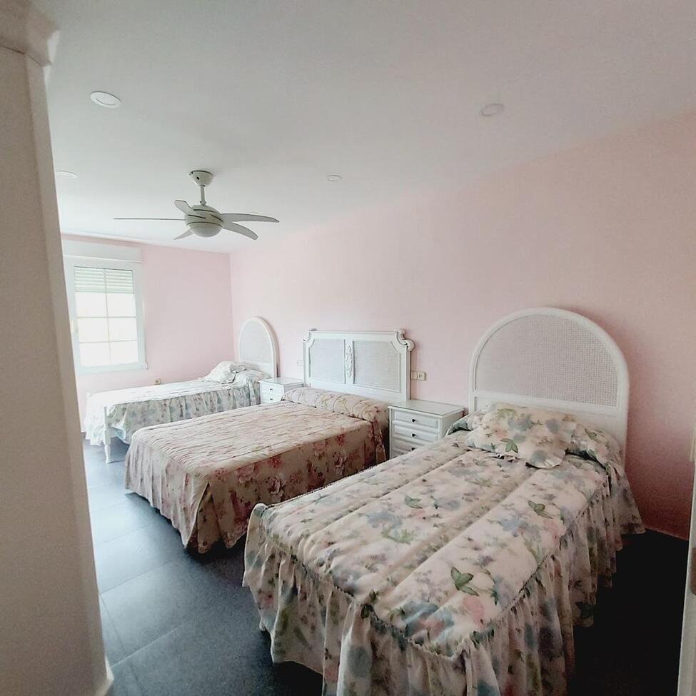 7-Bedroom Villa in Lomas de Cabo Roig, Orihuela Costa - Image 50