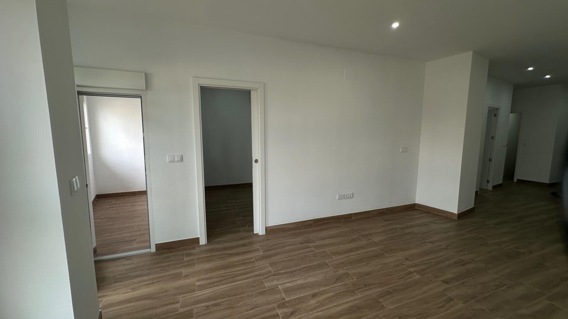1-Bedroom Apartment in Centro, Torrevieja - Image 20