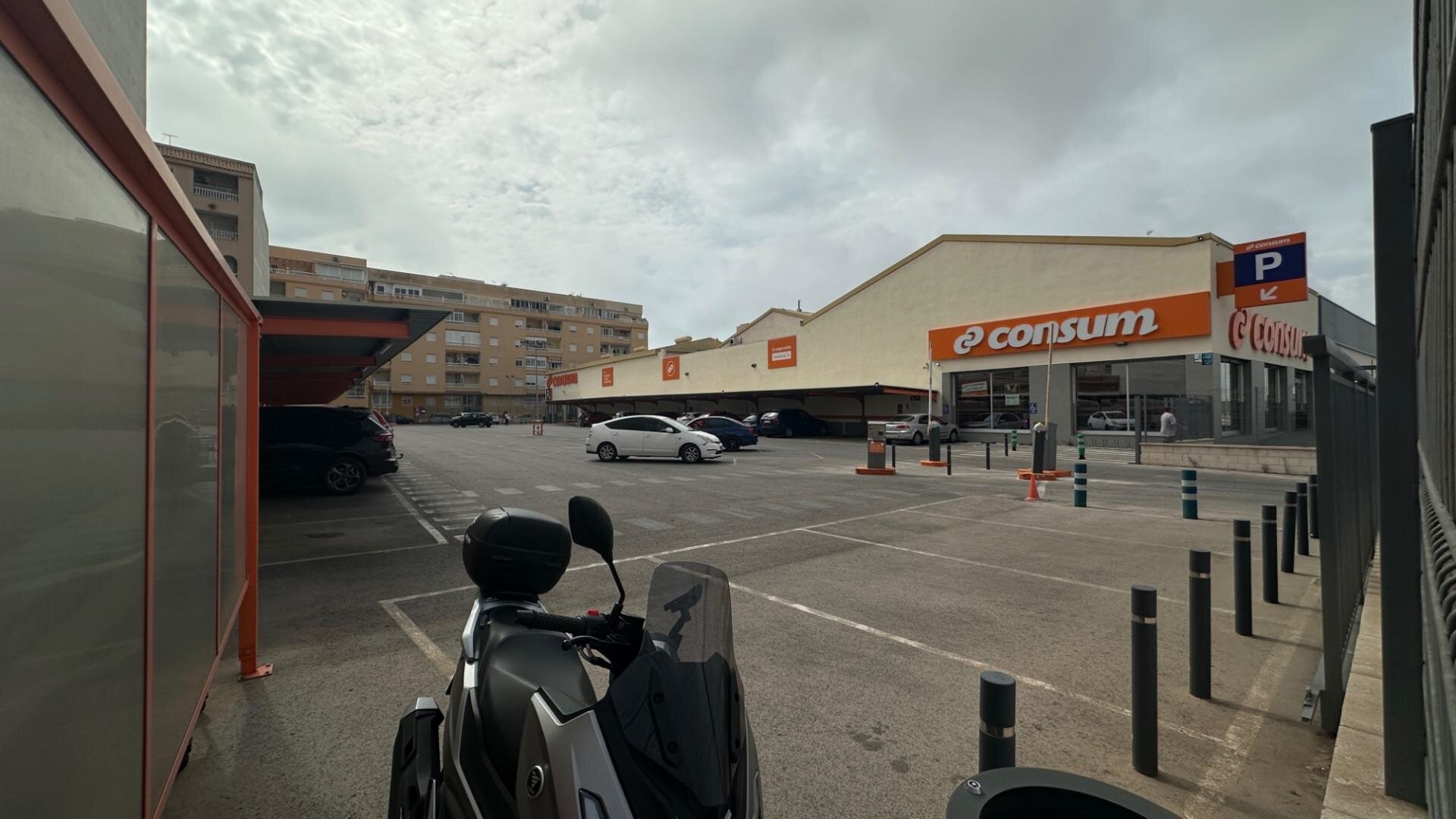 1-Bedroom Apartment in Centro, Torrevieja - Image 21