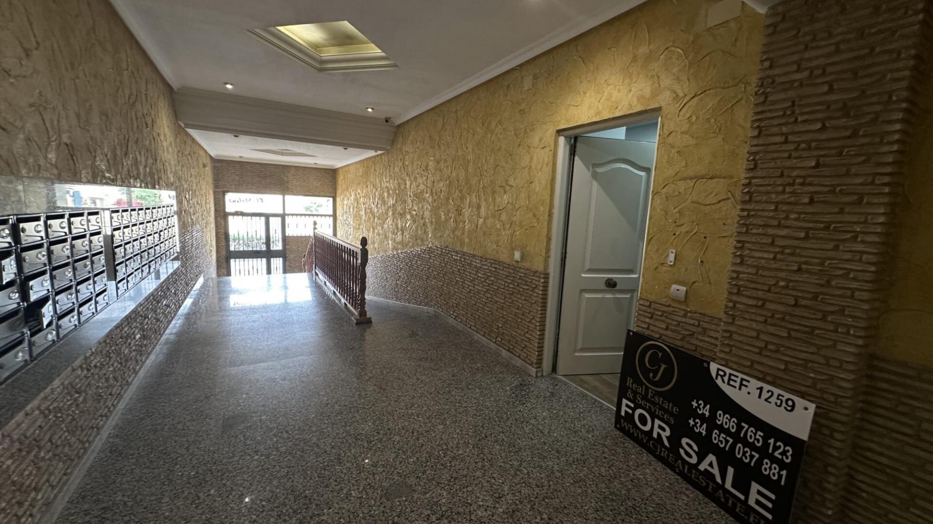 1-Bedroom Apartment in Centro, Torrevieja - Image 22