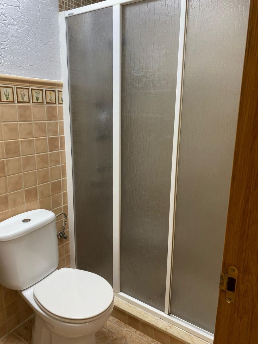 2-Bedroom Apartment in Estacion de Autobuses, Torrevieja - Image 11