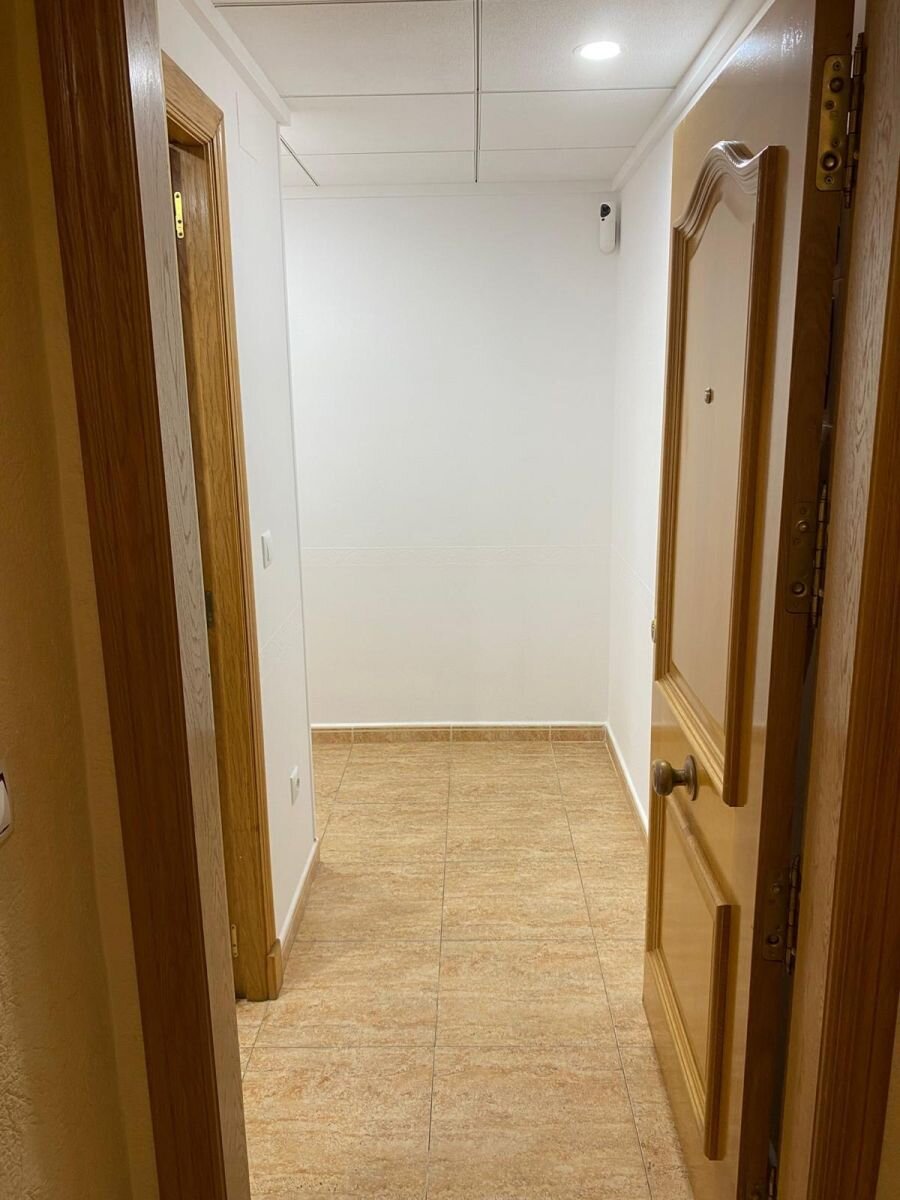 2-Bedroom Apartment in Estacion de Autobuses, Torrevieja - Image 12