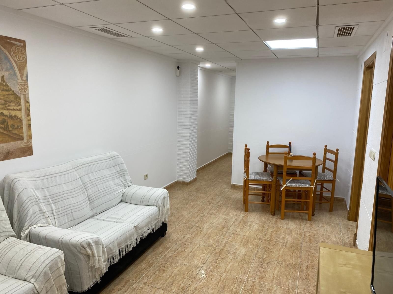 2-Bedroom Apartment in Estacion de Autobuses, Torrevieja - Image 14