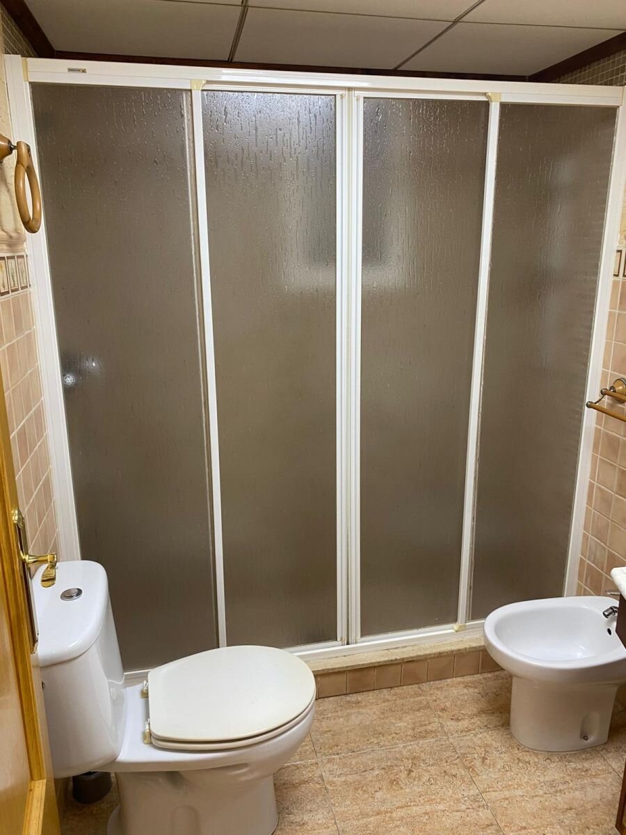2-Bedroom Apartment in Estacion de Autobuses, Torrevieja - Image 3
