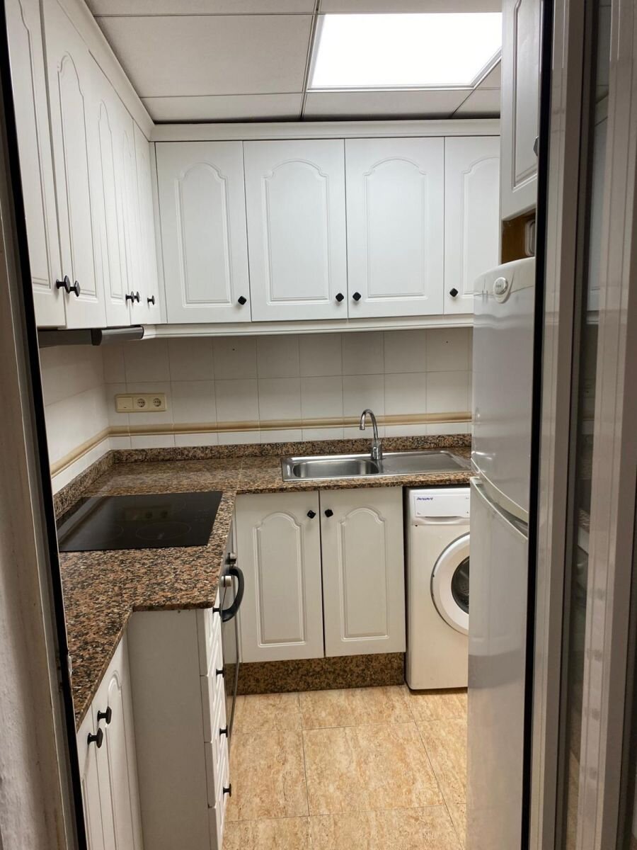 2-Bedroom Apartment in Estacion de Autobuses, Torrevieja - Image 6