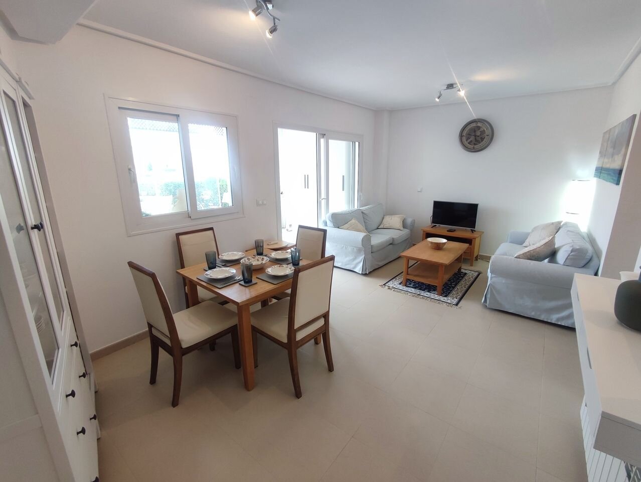 2-Bedroom Apartment in Sucina - Image 7