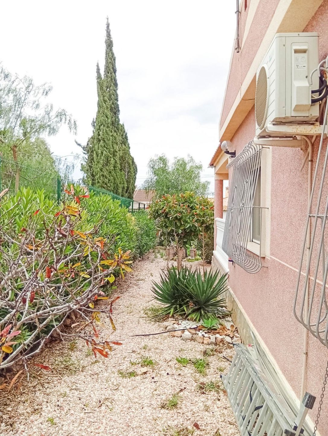 4-Bedroom Villa in Torrevieja - Image 26