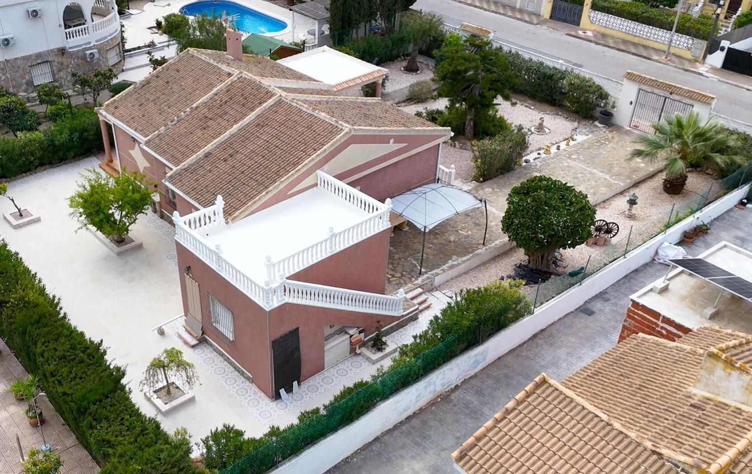 4-Bedroom Villa in Torrevieja - Image 38
