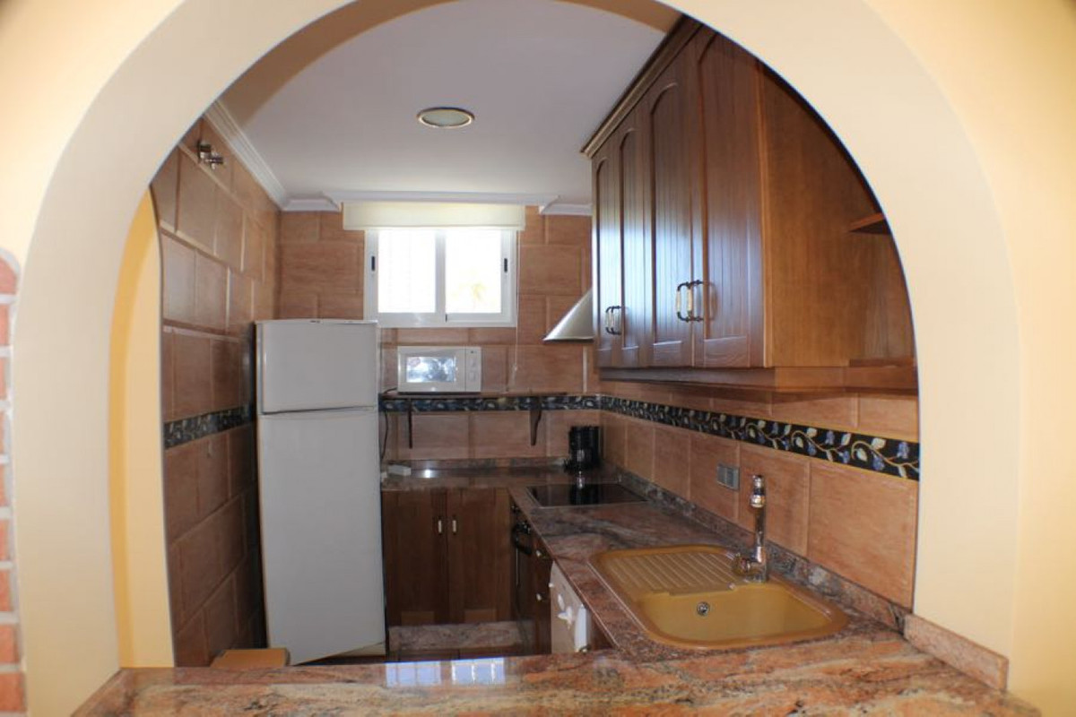 6-Bedroom Detached House in  L'Alfás del Pi | Sunny Casas... - Image 25