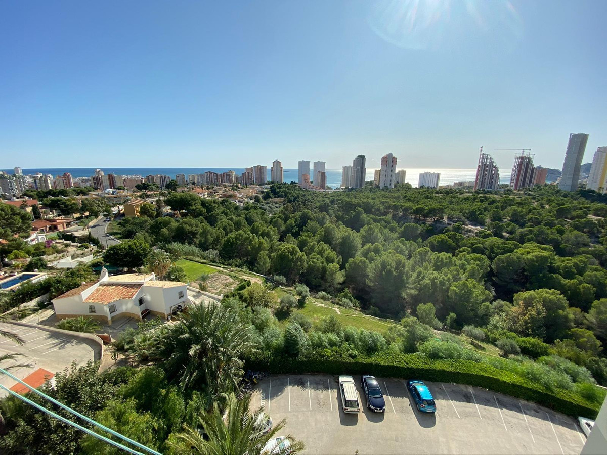 2-Bedroom Middle Floor Apartment in Benidorm | Sunny Cas... - Image 1